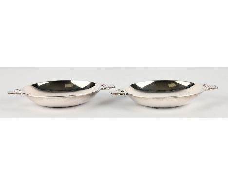 A pair of Indian silver quaich by Hamilton & Co. Calcutta. 4.7ozt 146gm 14cm