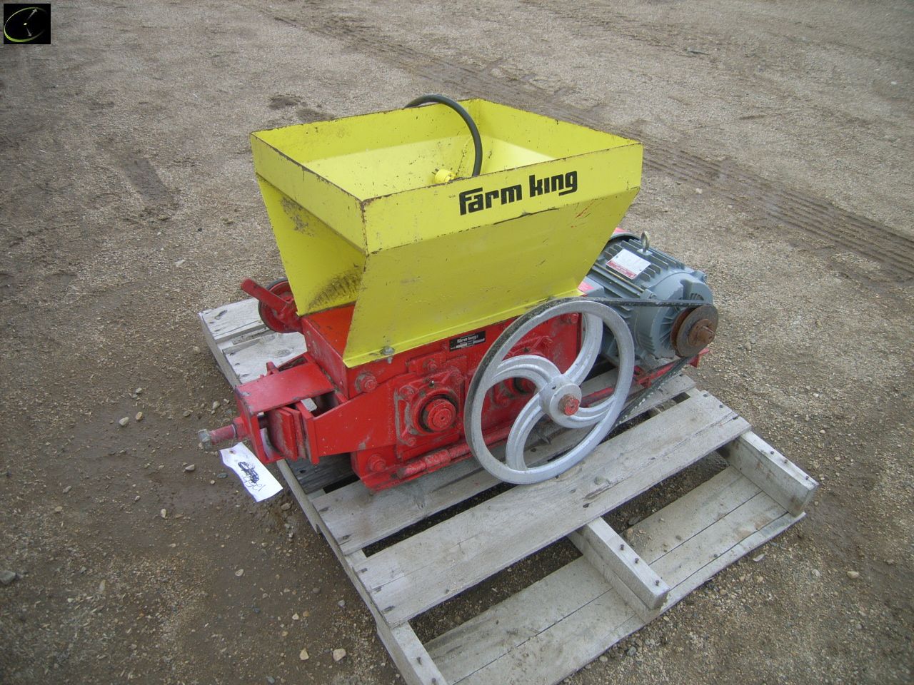 Farm King 85 Roller Mill Sn 8400164