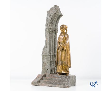 Dominique Alonzo, "Religieuse au portique" Presentation in bronze and stone. Signed and foundry mark Edit Paris R. Patrouillf