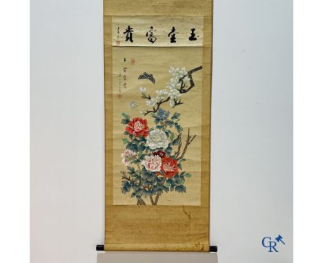 Asian Art, a Chinese scroll. | 168 x 58 cm.