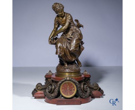 Pierre Louis Détrier (1822-1897) An important clock in bronze and red veined marble. 19th century. | 90 x 70 x 32 cm.