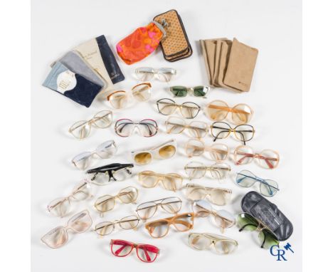 Fashion/Vintage: A large lot of vintage glasses. 28 pieces. Nina Ricci Paris (8), Jean Patou (2), Celine (3), Louis Feraud (2