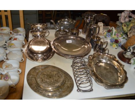 A quantity of silver platedware to include a teaset, pedestal bowl, entreé dish etc. 