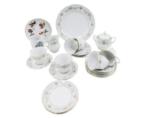 A Noritake Contemporary Range Green Hill part tea service, and a Platinum Jubilee 2022 mug.