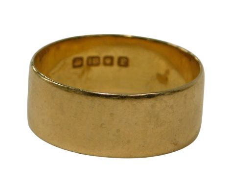 An 18ct gold wedding band, of plain design, ring size Q, 4.7g all in.