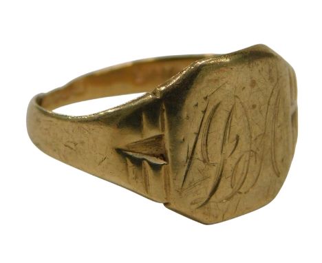 A 9ct gold signet ring, the square panel with rubbed initials, ring size R, 3g all in.