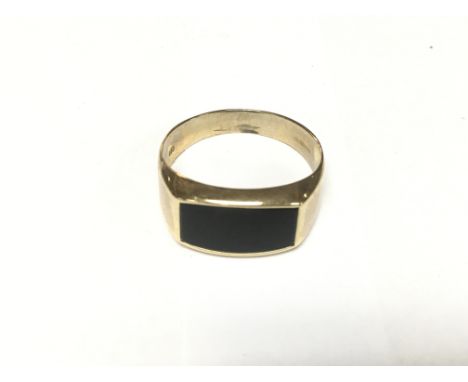 Gents 9ct Gold Onyx ring.