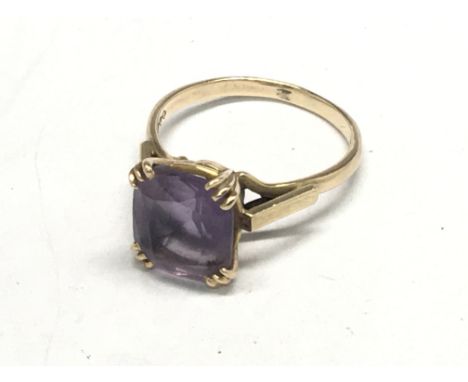 A ladies 9ct gold ring set with a good size amethyst stone. Weight 3g ring size P.