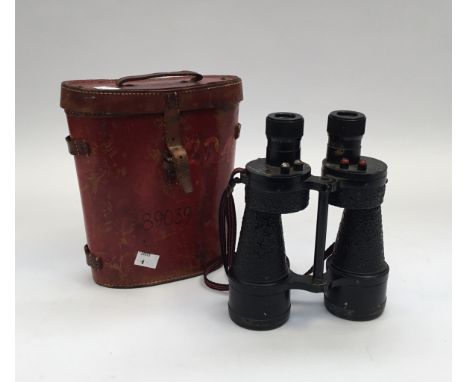 WW2 era Ross of London Bino Prism No.5 MK V Binoculars. With black crackle finish to the body, independently adjusting eyepie