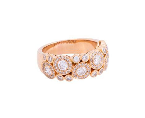 Ring mit Brillanten zus. ca. 2 ct, ca. WEISS (H)/VS-SI, RSG 18K, 13 gr, RW: 59, 21. Jh., leichte Tragespuren, Herstellermarke