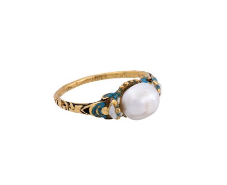 Ring mit barocker Naturperle und Emaille in weiß, schwarz und türkis, GG 18K (unterlegiert) 4,9 gr., RW 56, 1 Hälfte 19. Jh.,