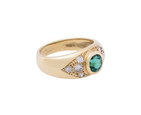Ring mit grünem Turmalin und Brillanten von zus. ca. 0,4 ct, gute Farbe u. Reinheit, Turmalin ca. 0,7 ct, GG 14K, 6,2 gr, RW: