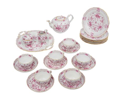 MEISSEN TEESERVICE "INDISCHE PURPUR", 1. Wahl., 20. Jh., Purpurfarbene Malerei indischer Blumen mit Goldakzenten, bestehend a