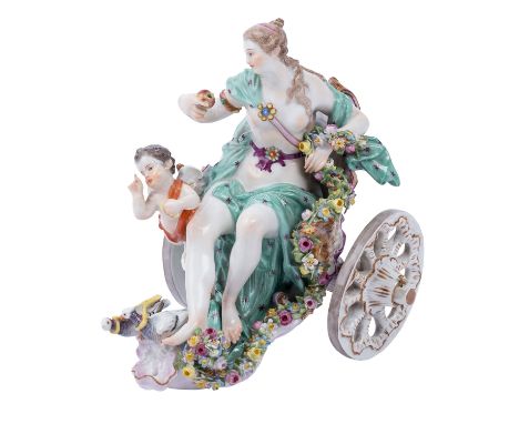 MEISSEN "Venus im Wagen" 20.Jh. Modell J.J. Kaendler, Porzellan, farbig und gold staffiert, auf einem muschelförmigen Wagen s
