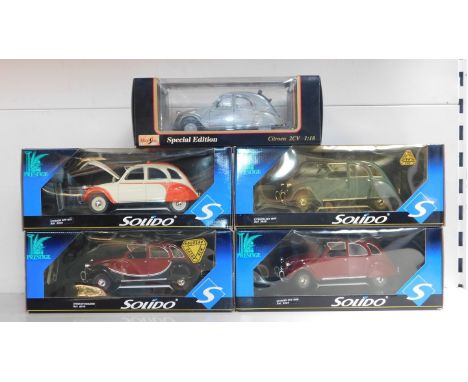 Four Soledo die cast models of Citreon 2CV's, together with a Maesto Special Edition die cast model of a Citreon 2CV, scale 1