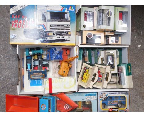 Lledo Oxford and other die cast motor cars and trucks, various scales, boxed. (qty)