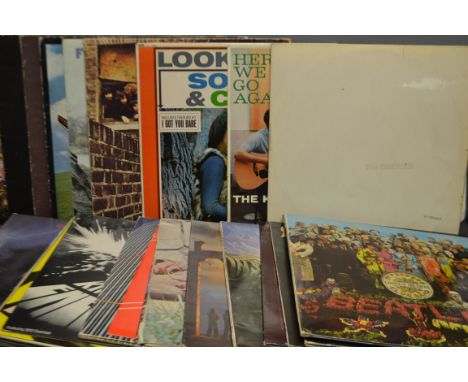 Records - The Beatles white album no. 106863 ;  Sgt. Peppers ; the Who ; Yes ; Moody blues ; the Animals ; Buddy Holly box se