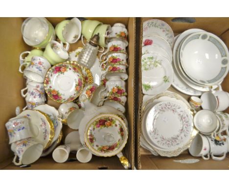 Tableware - A Royal Albert Old Country Rose pattern 21 piece six setting tea service including tea pot, cups, saucers,  plate