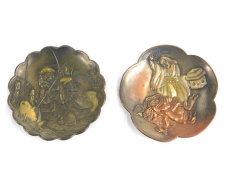 Two late 19th/early 20thC Japanese mixed metal trinket dishes, each with a petalated border, one embossed with a depiction of