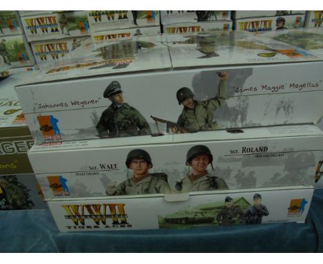DRAGON - 3 large models:  Mussolini Canal Anzio 1944 two  models Luftwaffe Paratroop Officer 'Johannes Wegener', H Co 3rd Bat
