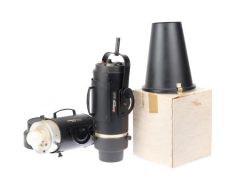 A Pair of Courtenay Studio Lighting Heads, comprising a Courtenay Solaflash 4000 and a Courtenay Solaflash 2000, with metal c