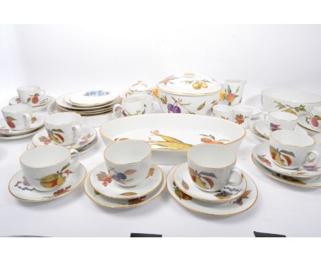 Royal Worcester - Evesham - Retro vintage mid 20th Century circa 1960s English fine china porcelain dinner / tea service set.