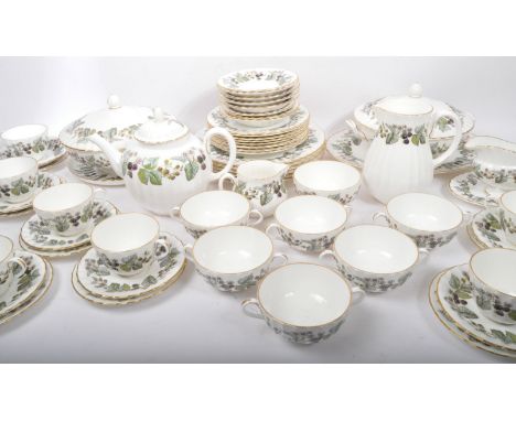 A vintage 20th century Royal Worcester fine bone china 'Lavinia' tea service &amp; part dinner service. The lot to include te