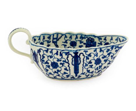 A Worcester Porcelain Sauceboat, circa 1775, painted in underglaze blue with the Hundred Antiques pattern, pseudo Chinese por