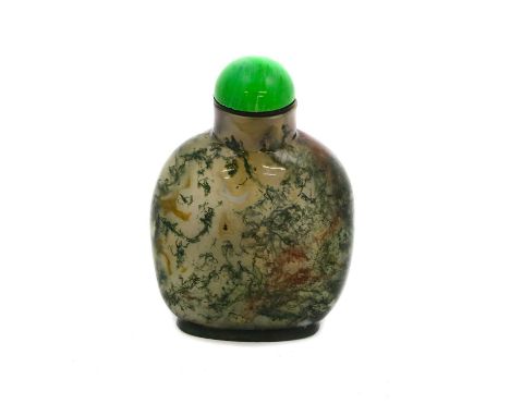 A Chinese Moss Agate Snuff Bottle and Stopper, Qing Dynasty, of flattened ovoid form, with fern-like inclusions in green, rus