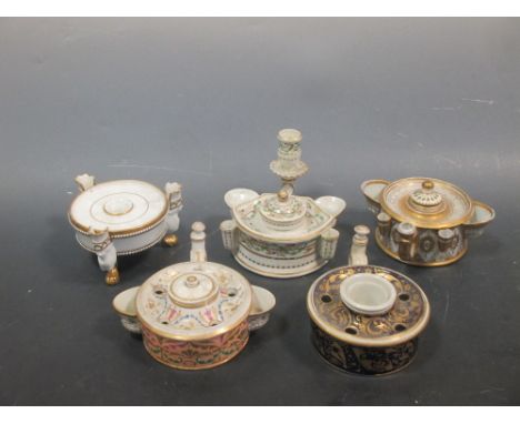 Two Derby, a Spode and two other inkwells (5)  