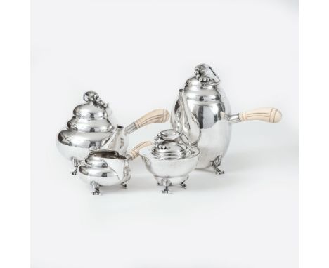 Georg Jensen (Kopenhagen 1866 - Hellerup/Kopenhagen 1935). Kaffee- und Teeservice 'Magnolia' Nr. 2D. Kopenhagen. Entwurf um 1