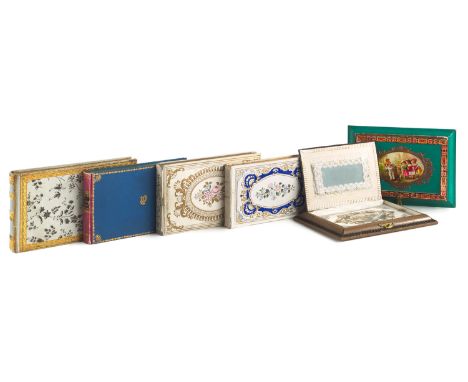 Liber amicorum - - Sammlung von 19 Freundschaftsalben u. Schatullen mit Stammbuchblättern. Mit insg. ca. 470 Einträgen mit za