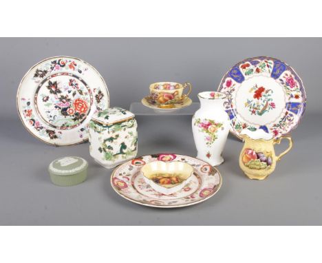 A collection of named ceramics to include Aynsley Orchard Gold, Masons Chartreuse and three plates from the 'Historic Plates'