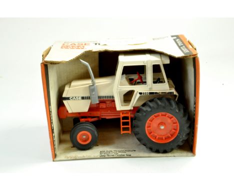 Ertl 1/16 CASE 2590 2WD Tractor. Note this is a scarce pre-(main)production variant of the model. This issue is fitted with i