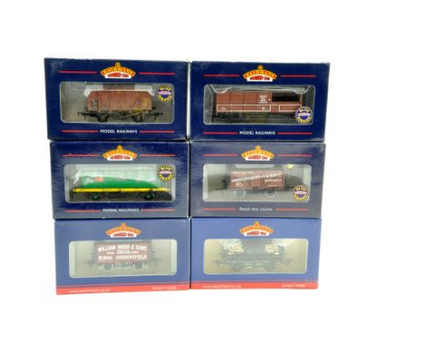 Bachmann Branchline 00 Gauge group of Rolling Stock comprising wagons with various liveries, some limited editions, including