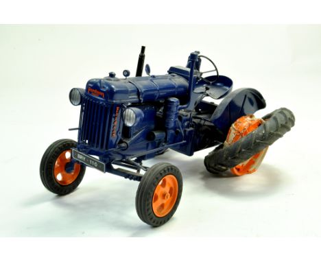 Karslake 1/12 Fordson Major E27N Tractor on rubber tyres. This very special issue was produced in very low numbers. Incredibl