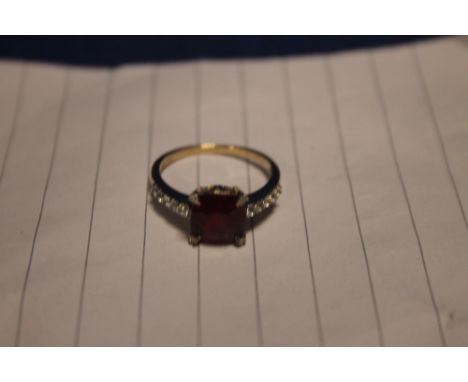A 9CT RUBY AND DAMSON RING SIZE O