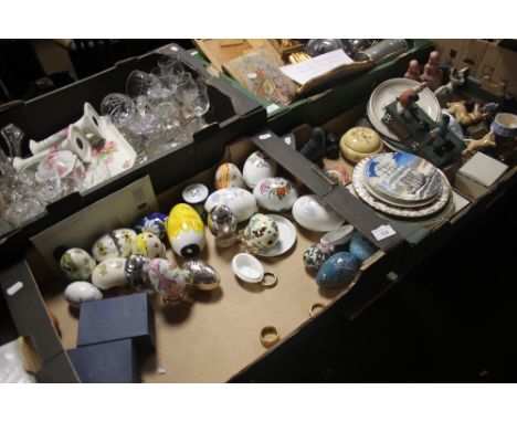 THREE TRAYS OF SUNDRIES AND CERAMICS TO INCLUDE CERAMIC EGGS, VINTAGE MONEY BOX A/F ETC
