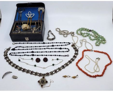 A collection of antique and vintage costume jewellery, to include: a continental openwork necklace, fashioned from alternatin