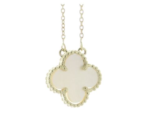 A gorgeous 9ct yellow gold pearl pendant and chain. Inspired by the clover leaf, this icons of luck is adorned with a border 