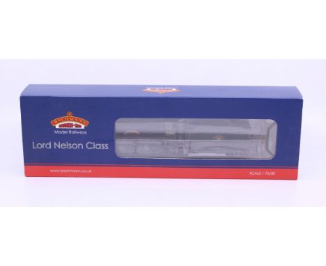 Bachmann: A boxed Bachmann, OO Gauge, Lord Nelson 30865 'Sir John Hawkins' BR Green Early Emblem, locomotive and tender, Refe