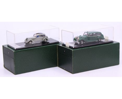 British Heritage Models: A pair of boxed 1:43 Scale British Heritage Models (BHM) vehicles: Majesty Classics MC.03 1948 Rover