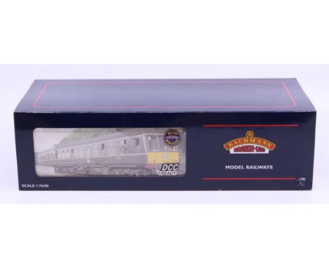 Bachmann: A boxed Bachmann, OO Gauge, Class 108 3-Car DMU BR Green with Yellow Warning Panels, Reference 32-911. Original box