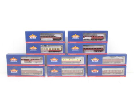 Bachmann: A collection of ten assorted boxed Bachmann, OO Gauge coaches to include: 34-326A, 34-654B, 34-654C, 39-101C, 39-26