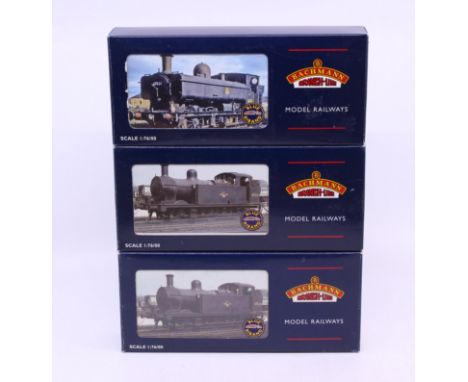 Bachmann: A collection of three boxed Bachmann, OO Gauge, locomotives to comprise: 32-211, 32-227 and 32-229. Original boxes,