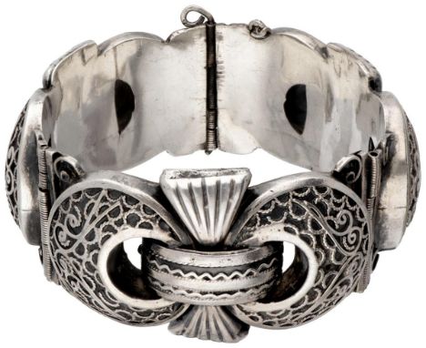 With inscription: "Souvenir from Major Kay Smith C.W.A.C. as a gift from an African Sheik during the desert campaign 1942. 9 