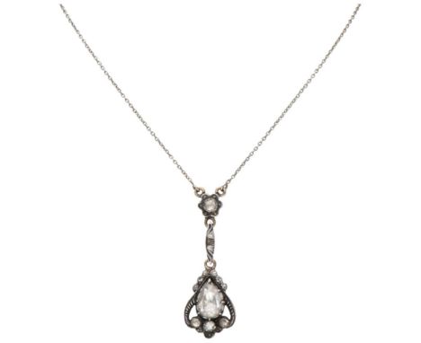 Hallmarks: oak leaf, 585, ZI. Set with 5 rose cut diamonds (1x approx. 9.41 x 6.44 mm, 1x Ø approx. 2.87 mm and 3x approx. 2.