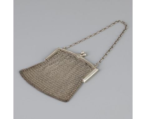With chain mail pouch and chain. USA, Whiting &amp; Davis Co, 20th century, hallmarks: sterling, Whiting &amp; Davis Co, ZI -