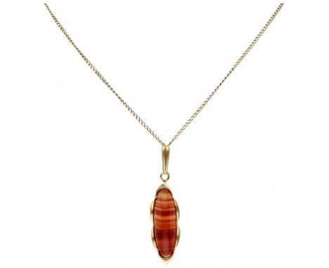 Hallmarks: 585. Agate approx. 23.4 x 7.5 mm. Light wear from use. L necklace: 47 cm and LxW pendant: 4.2 x 1.1 cm. Weight: 5.