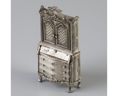 Large model, with many details. Italy, Milan, Bruno Pampurini, mid 20th century, hallmarks: city hallmark / maker's mark, 835